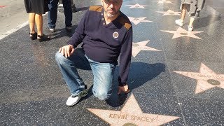 Balade HD a Hollywood Boulevard Los Angeles, découvrant les étoiles des célébrités