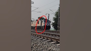 How to close vintage manually operated rail gate || হস্তচালিত রেলগেট