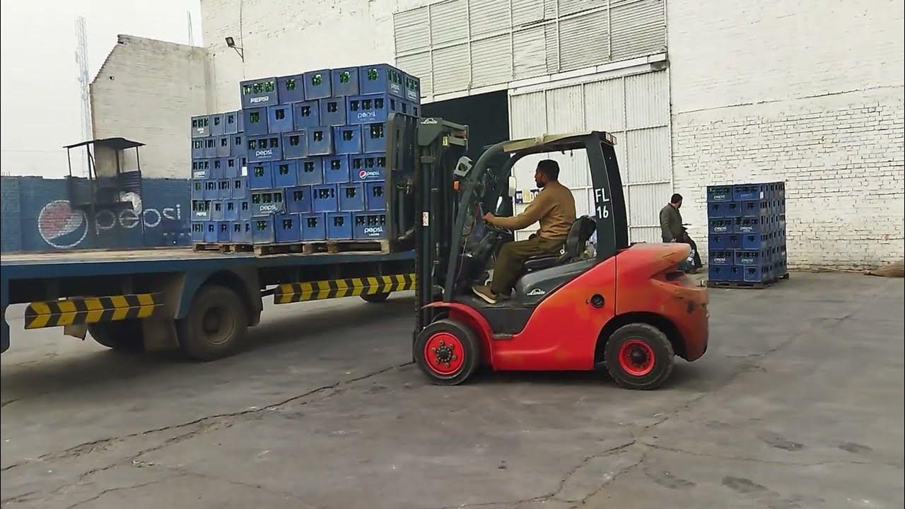 How to Drive a Counterbalance Forklift & Unloading Truck