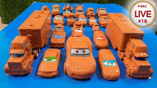 Clean up muddy minicars \u0026 disney pixar car convoys! Play in the garden