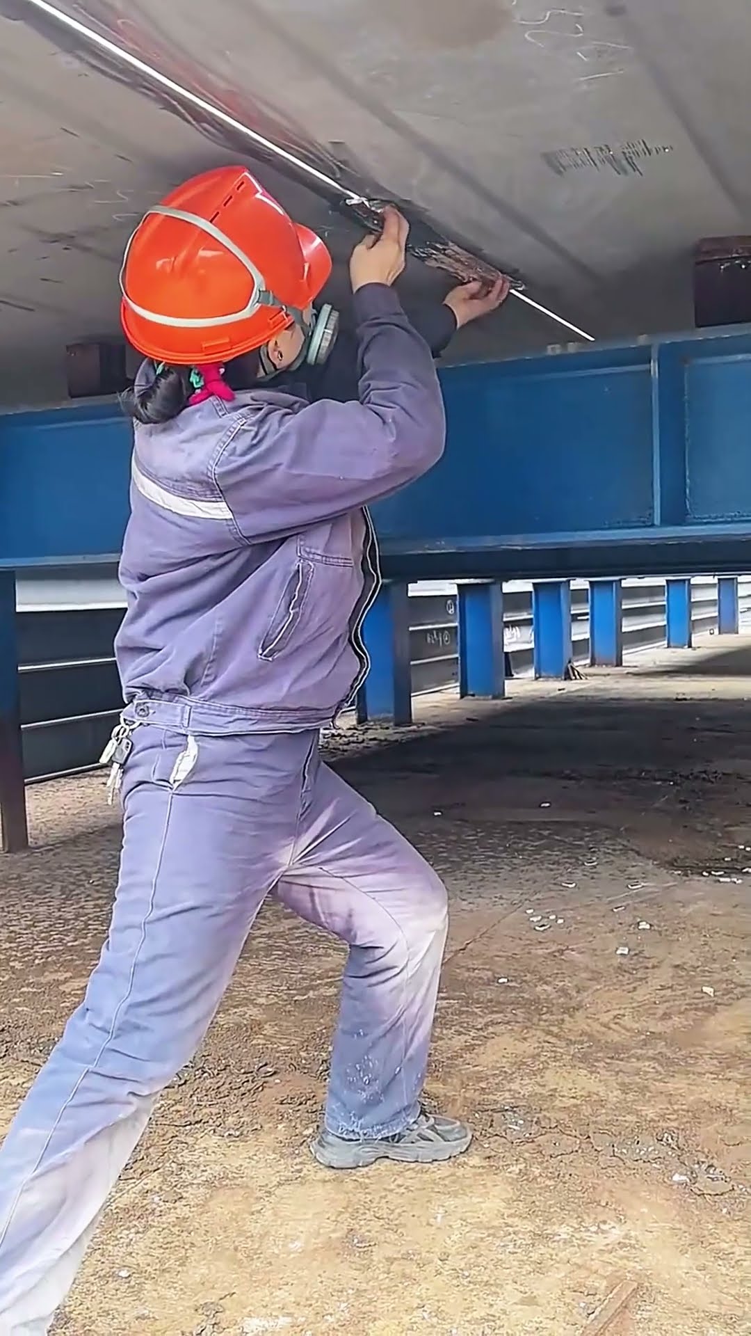 Welding process of bridge base- Good tools and machinery make work easy