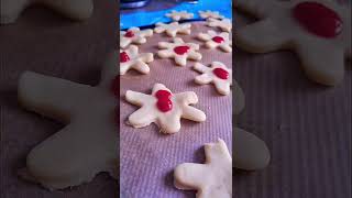 This flower shape mini pizza is the best minipizzas pizza homebaker italianfood easyrecipe