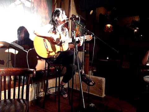 Georgina Hassan canta "A primera vista" de Chico Cesar