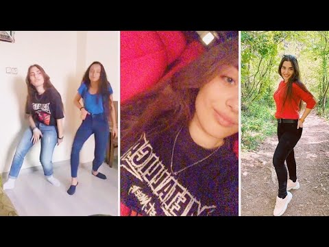 كاغلا سيمسيك ترقص مع صديقتها