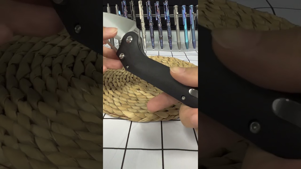 This folding kitchen knife also comes with a pocket clip, which makes it easy to carry