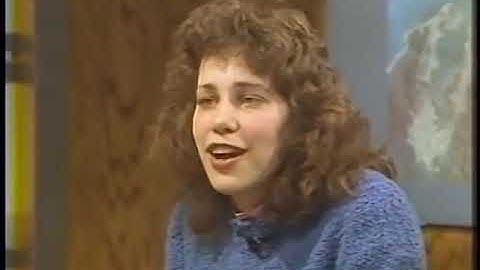 Susan Kare explains Macintosh UI ergonomics on the Computer Chronicles (1984)