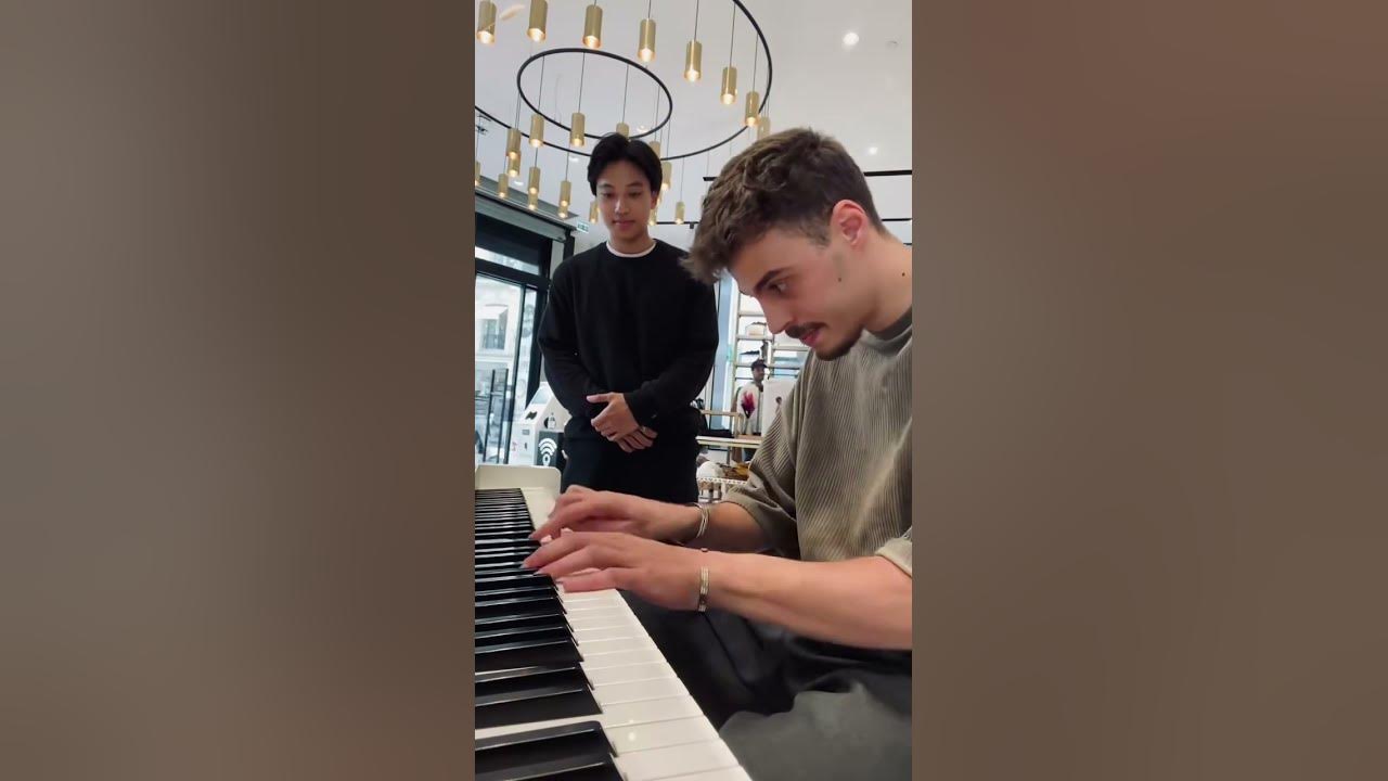He asks me to play Mozart, but more jazz ?!