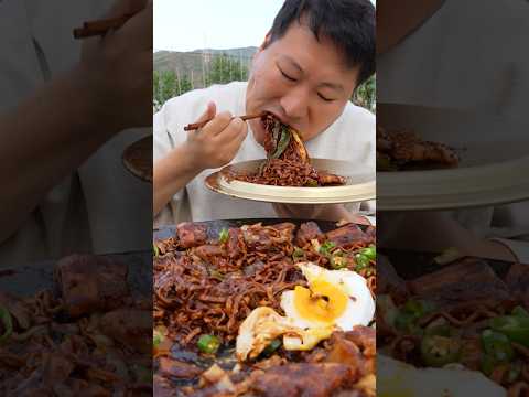 불닭 청양고추 듬뿍 넣은 매콤 <strong>짜왕</strong> 삼겹살! #먹방 #shorts #요리