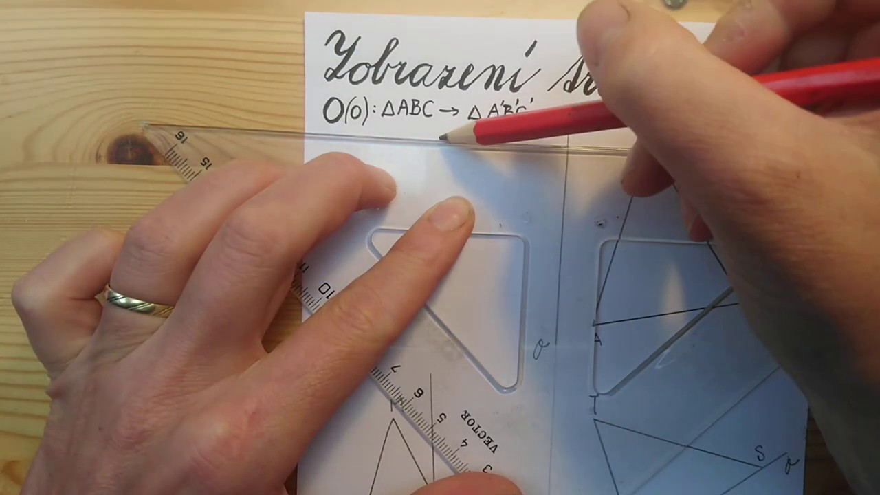 Zobrazení trojúhelníku v osové souměrnosti