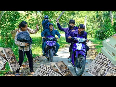 Single Mom Vs Thieves Single Mom Uses Martial Arts To Save Her Backpack 