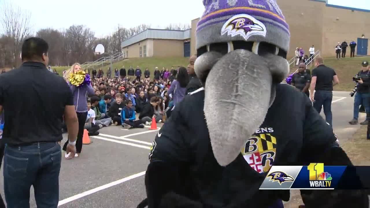 wbal-tv baltimore Ravens treat schools to pep rallies ahead of playoff game