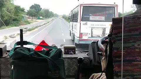 GSRTC Gurjernagri Bus Overtake Deluxe Bus