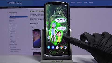 How to Change Size of Font in Motorola Razr 5G - Resize Text