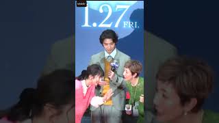 浜辺美波、賀来賢人らと公開“会議”？　サプライズ演出におおはしゃぎ！【MAiDiGi TV】