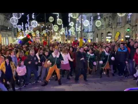 Flashmob de Navidad de Vigo 2019: "This is me" y "Jingle Bells" se bailan en Vigo - Metropolitano