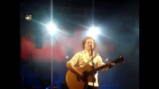 Video thumbnail of "UHF - Noites Lisboetas ( concerto rua do carmo )"