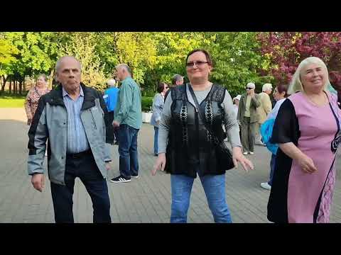 Заманила... Звучит На Танцполе В Гомельском Парке...13.05.2023Года.