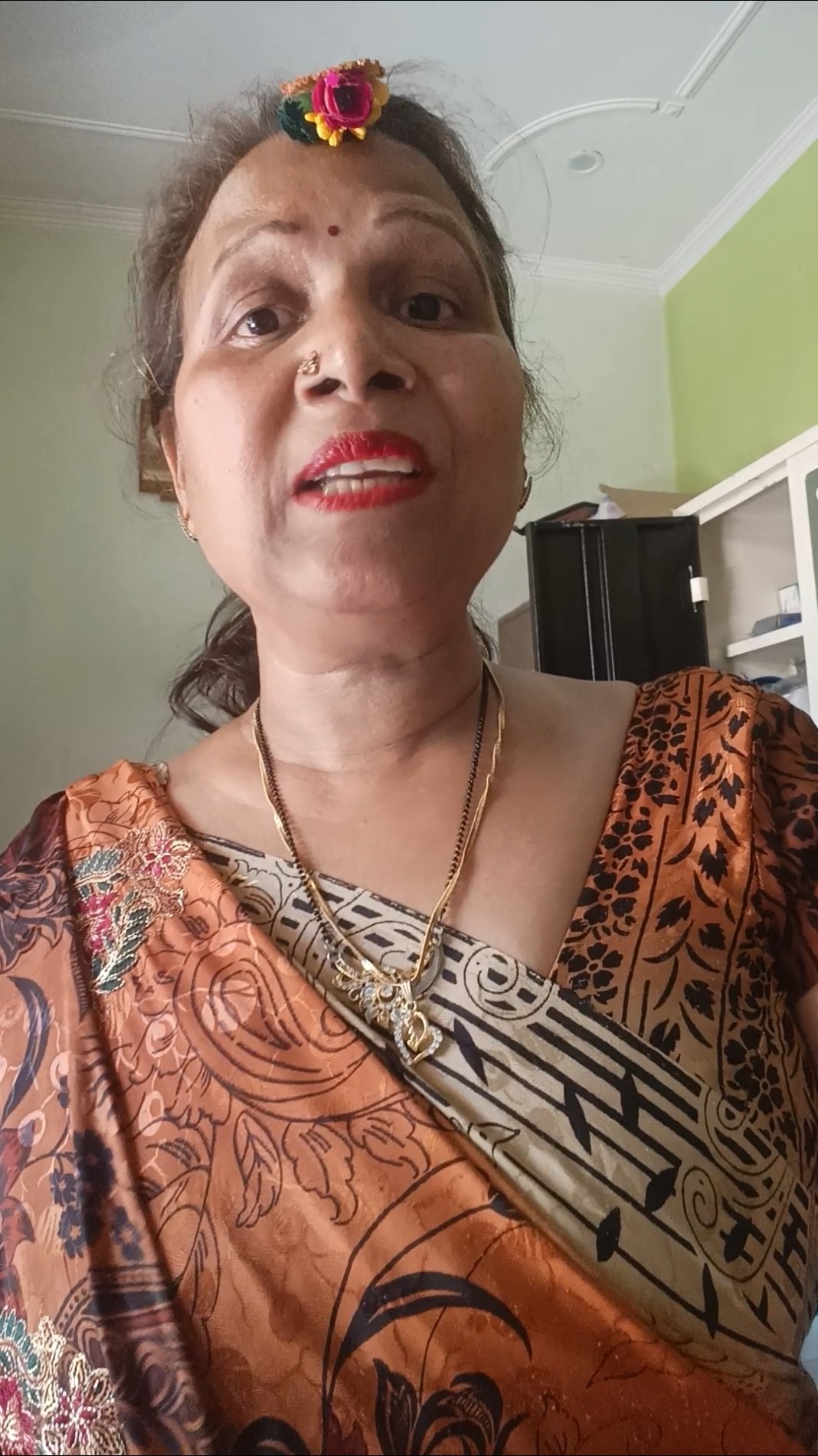 🏚चुटकुलों का घर😜 - ShareChat