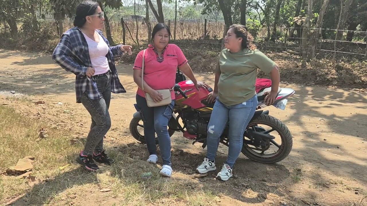 EX-INTENFRANTE del canal paro en la calle a KARINA y la puso en su lugar