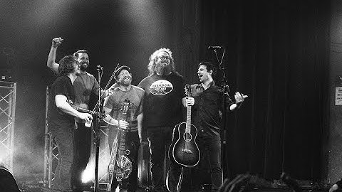 The Lil Smokies - Decades (Live at the Bluebird)