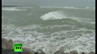 Storm in the Gulf: Hurricane Alex aims at Texas, Mexico