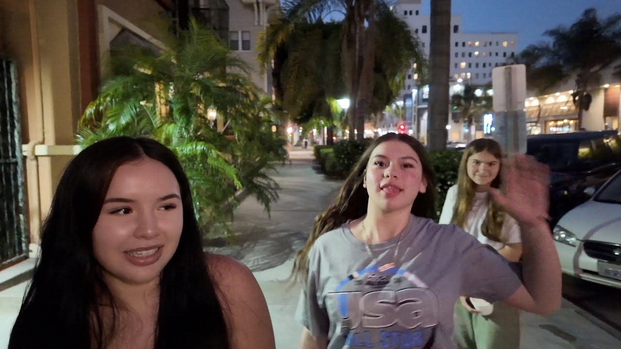 taking my broke sisters on a vacation & regretting it