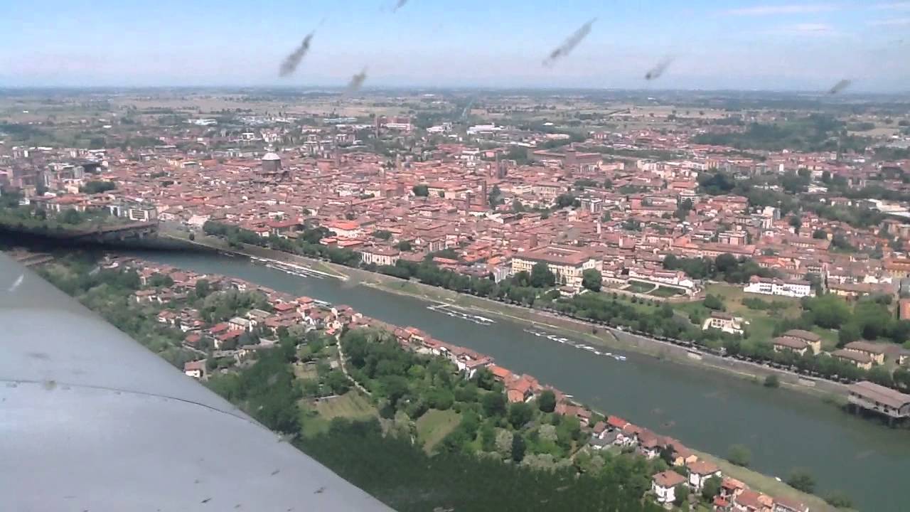 PAVIA 13 maggio 2013 - SECONDO SORVOLO IN FORMAZIONE CON 4 SIAI 208 DELL'AERONAUTICA MILITARE