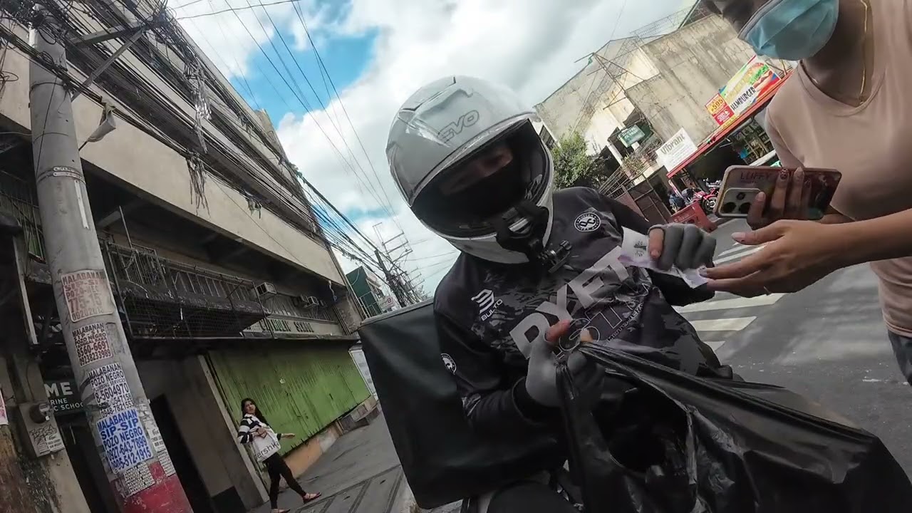 Ano Ang mas maganda e byahe ? Mc taxi or lalamove?