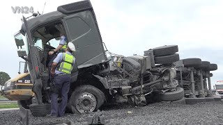 12.07.2021 - VN24 - Самосвал вышел из-под контроля - на трассе A445 лопнула шина