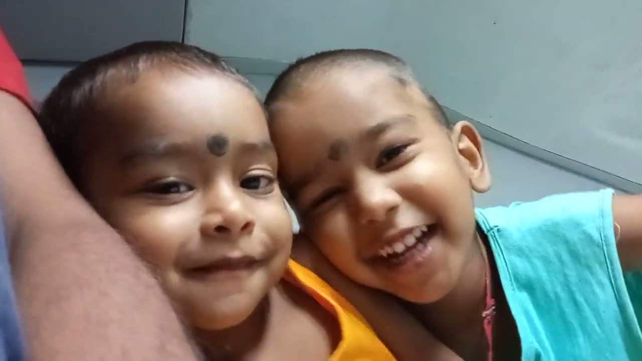 Divyashree and Swarnabha going to jammu, 23.05.25, Humsafar Express.