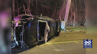 Minivan crashes into pole on Allen Street in Springfield