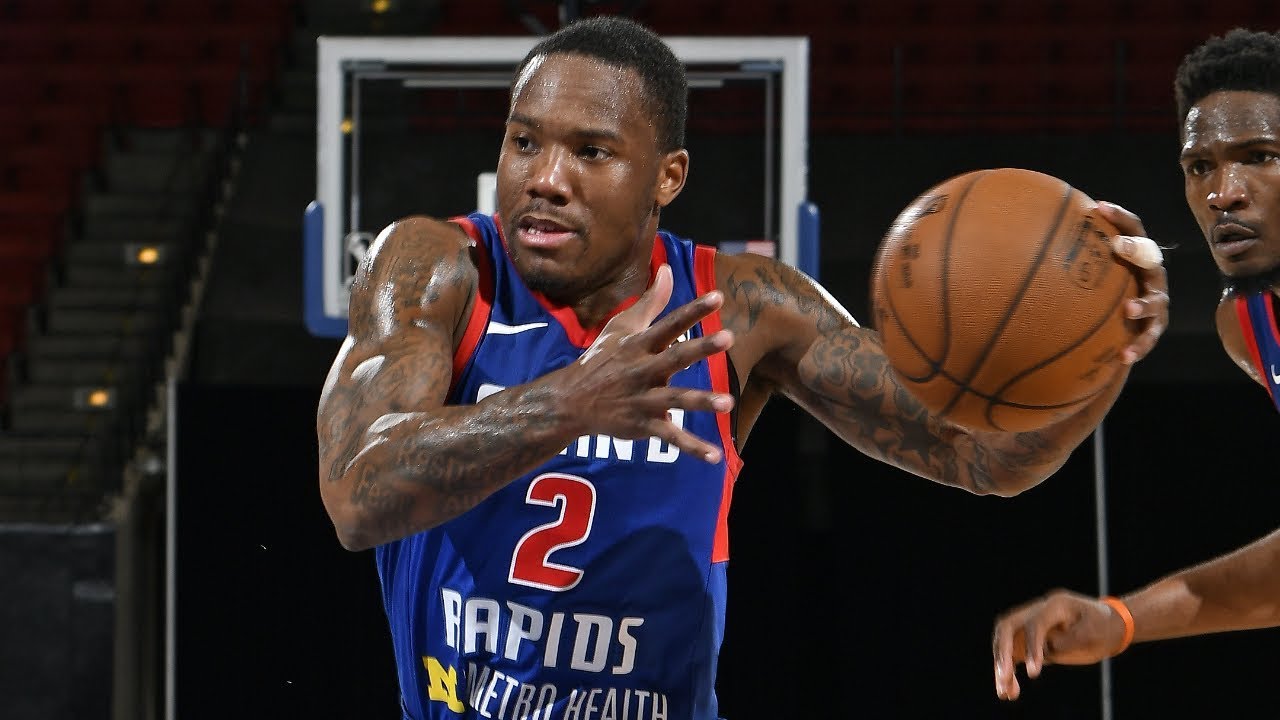 Kay Felder goes for 20p/9a/5s vs. the Sevens!