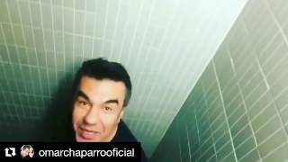 Omar Chaparro sorprende a Adrián Uribe &quot;cagando&quot;