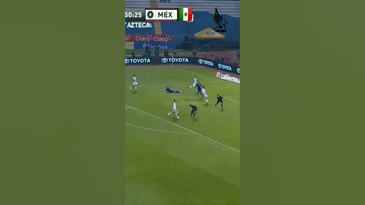 Buba le quita el gol a Tecatito Corona / Honduras vs México