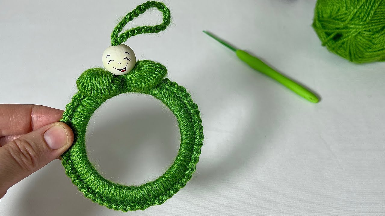 Add a Crochet Touch of Beauty to Your Keys or Bag 🧶✨ – أضيفي لمسة جمال كروشيه لمفاتيحك أو حقيبتك 💗🔑