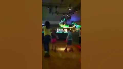 Mia skating