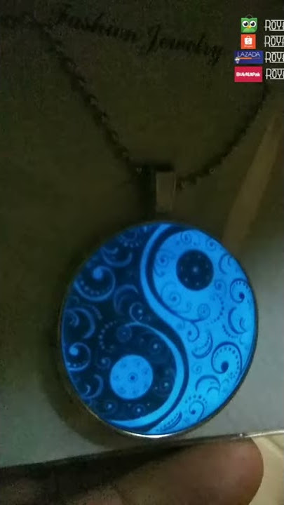 Liontin yin yan glow in the dark