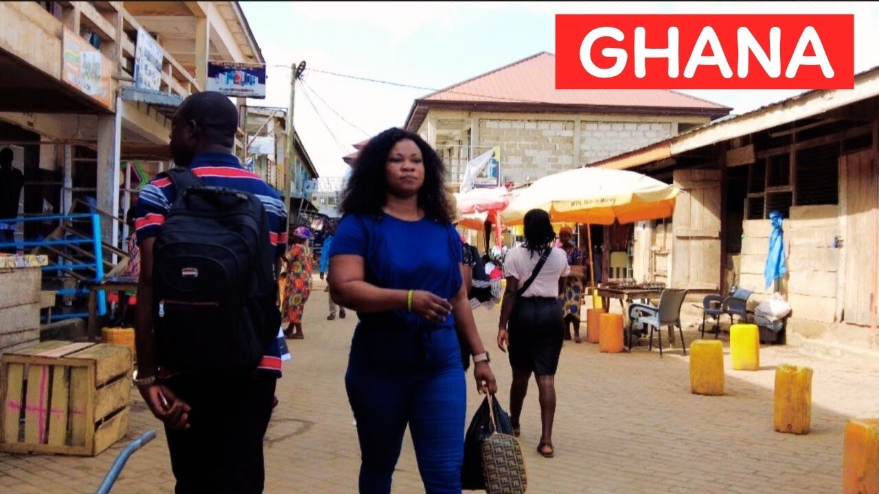 Exploring a Local Town in Ghana 🇬🇭 | Inside an African Community