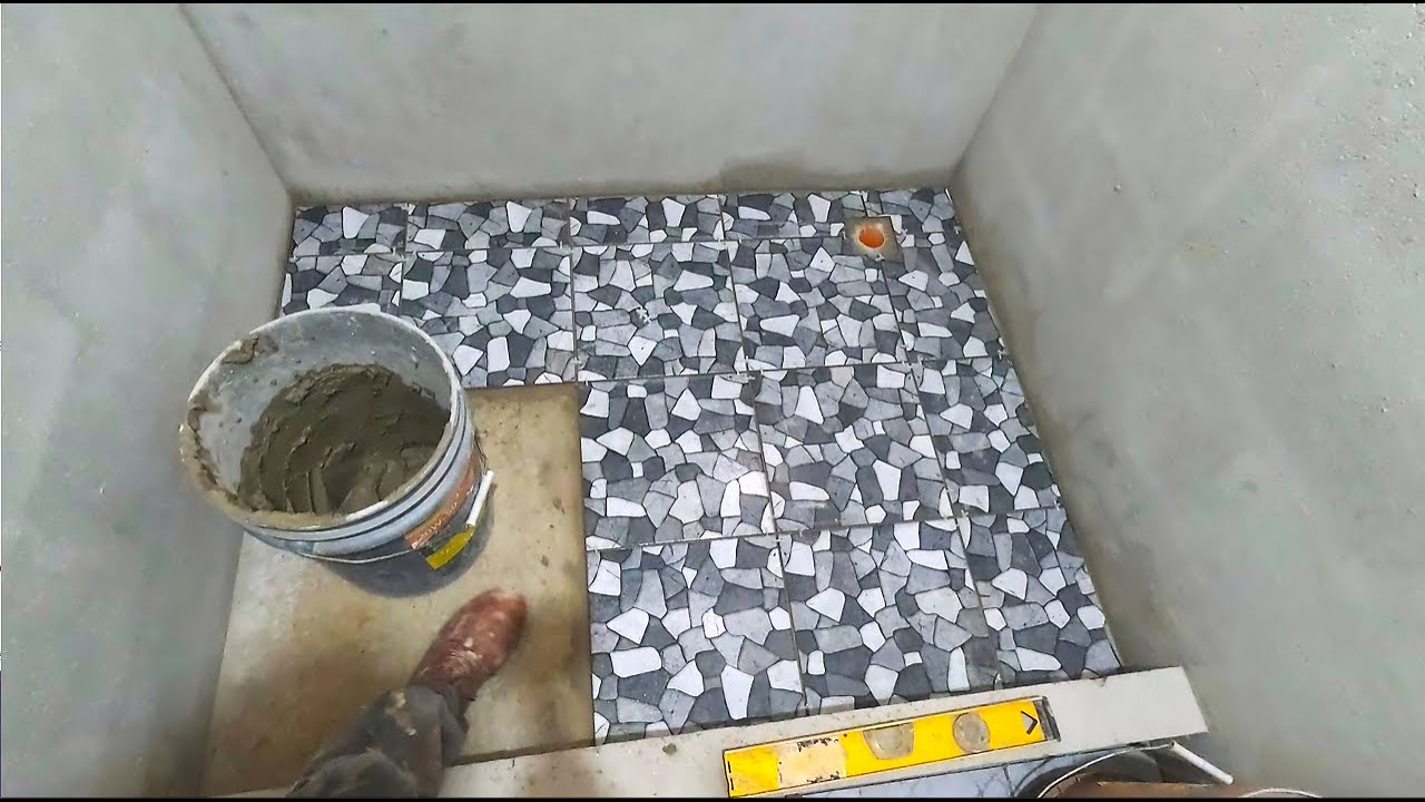 como pegar piso cerámico en la ducha o regadera