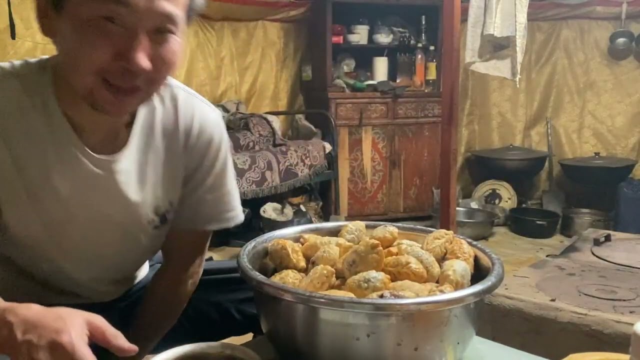 Mongolian food Khuushuur 