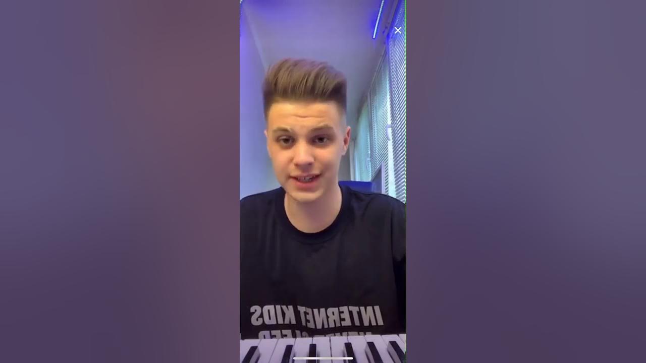 ФОГЕЛЬ СДЕЛАЛ ПОДАРОК ПОКЛОННИЦЕ/ КАВЕР ТРАМВАЯМИ ДОМОЙ - YouTube