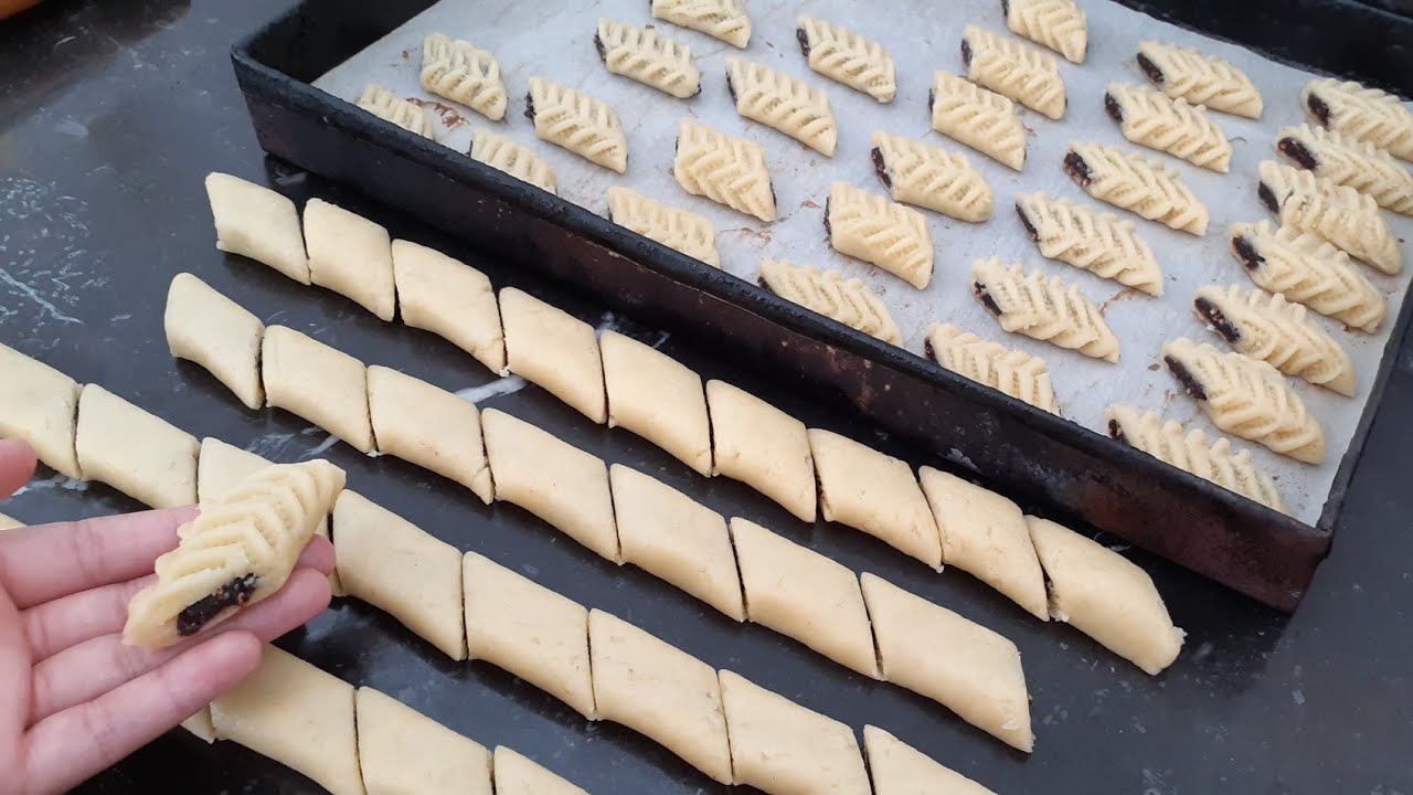 حلوة كتحمق لذيذة وهشيشة كدوب فاليد قبل الفم بدون بيض🥚 ولا خميرة بحشوة معلكة /حلوة التمر معشوقة الكل🥰