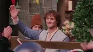 Ella Enchanted - Prince Char On The Run