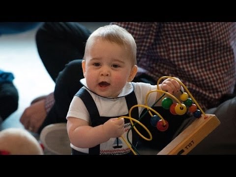 Vídeo: O Príncipe George Brinca Com Outras Crianças Durante Seu Primeiro Evento Oficial Na Nova Zelândia (FOTOS)