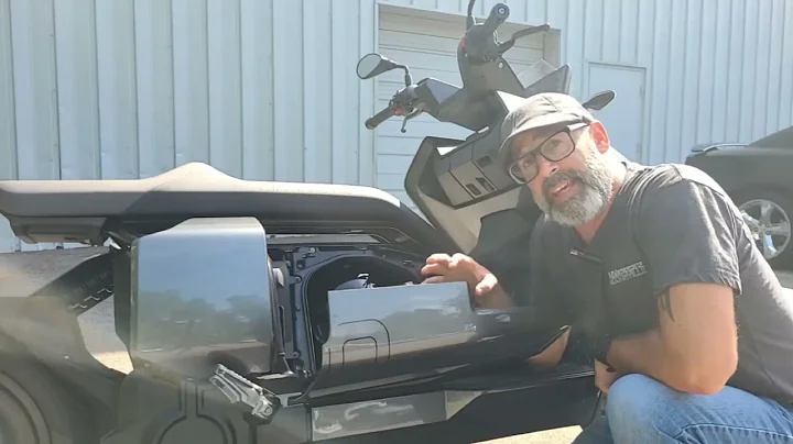 New bike review on the BMW CE-04 Full review with ride footage