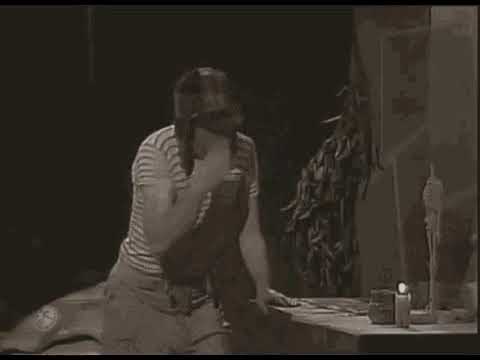 Meme Chaves fazendo sinal da Cruz - YouTube