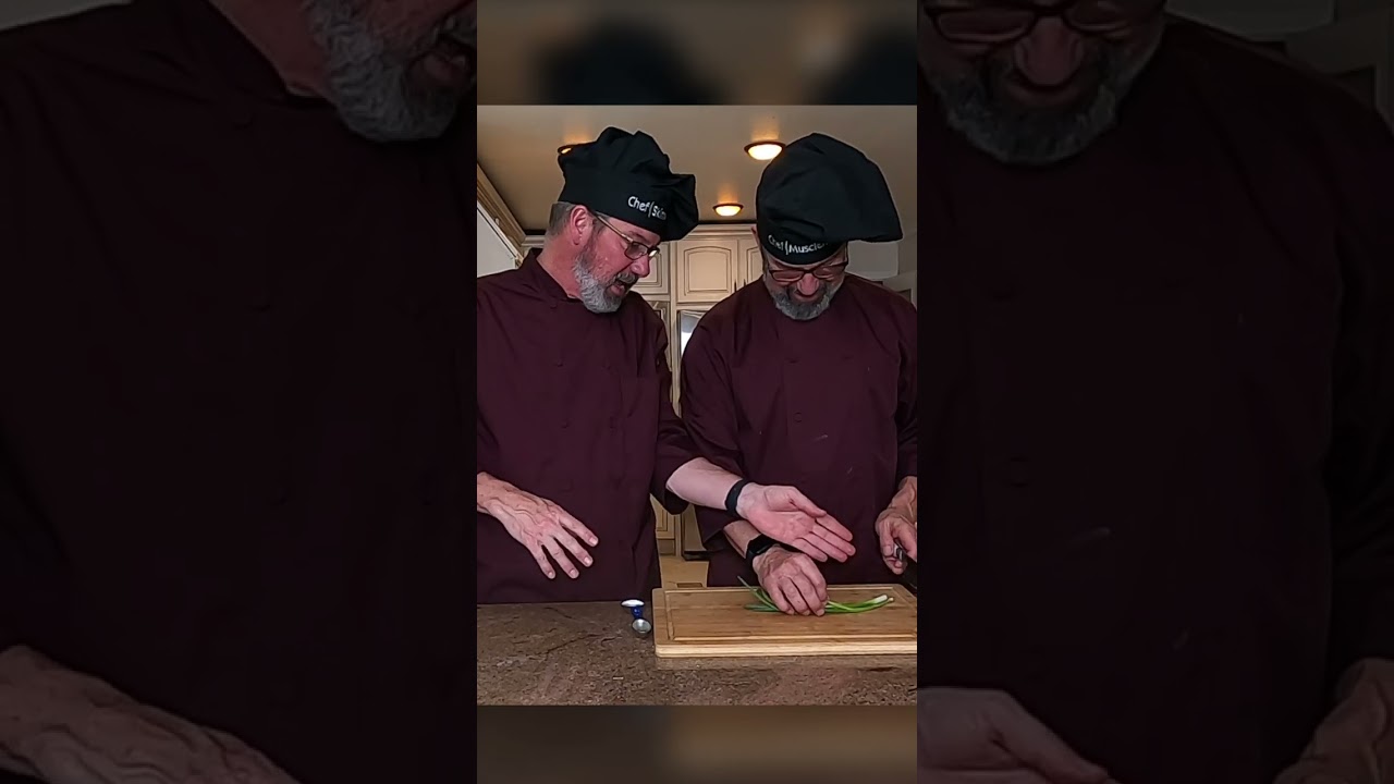 A Lesson in Kitchen Conservation… or Confusion? 🤔🔪