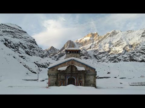 Uttarakhand: Kedarnath shrine wrapped in snow blanket| TV9News