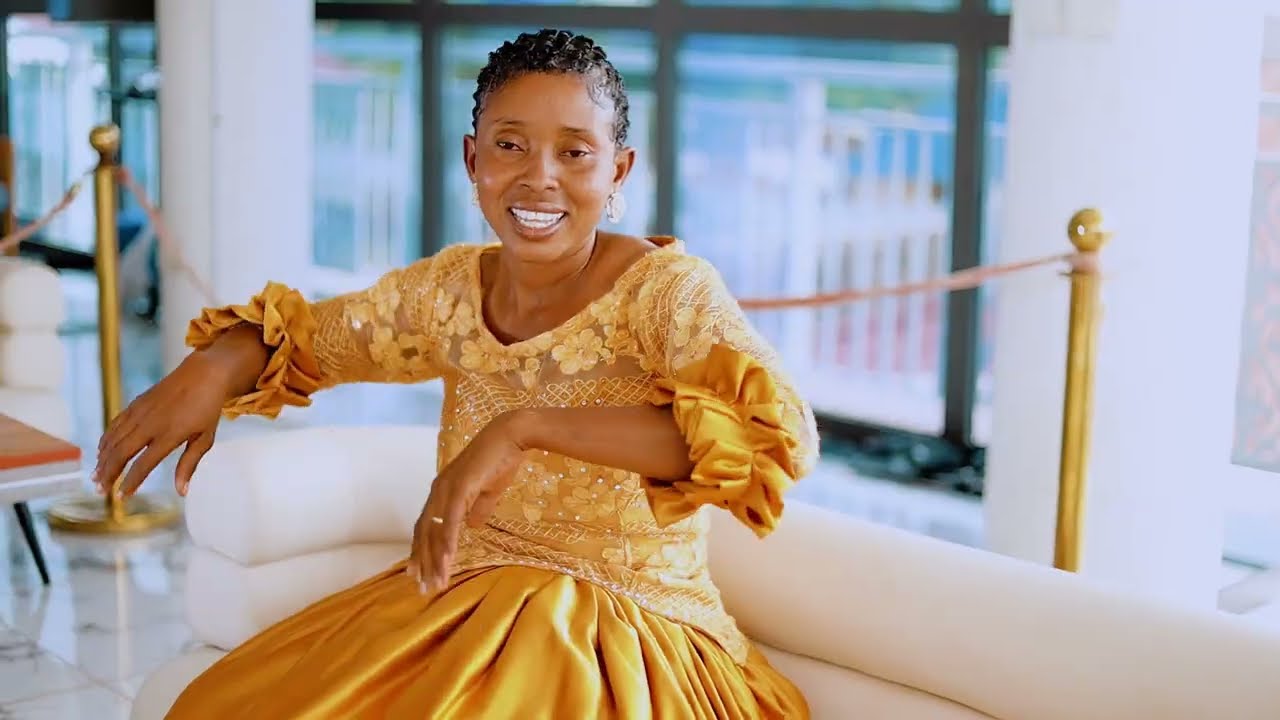 Official video Hwehwe Wobofo  Regina Owusu Ft Linda Boafo prod By Sammy Kay Studio