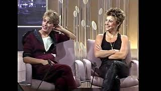 Suzi Quatro and Debbie Byrne - 10-min interview (1985)